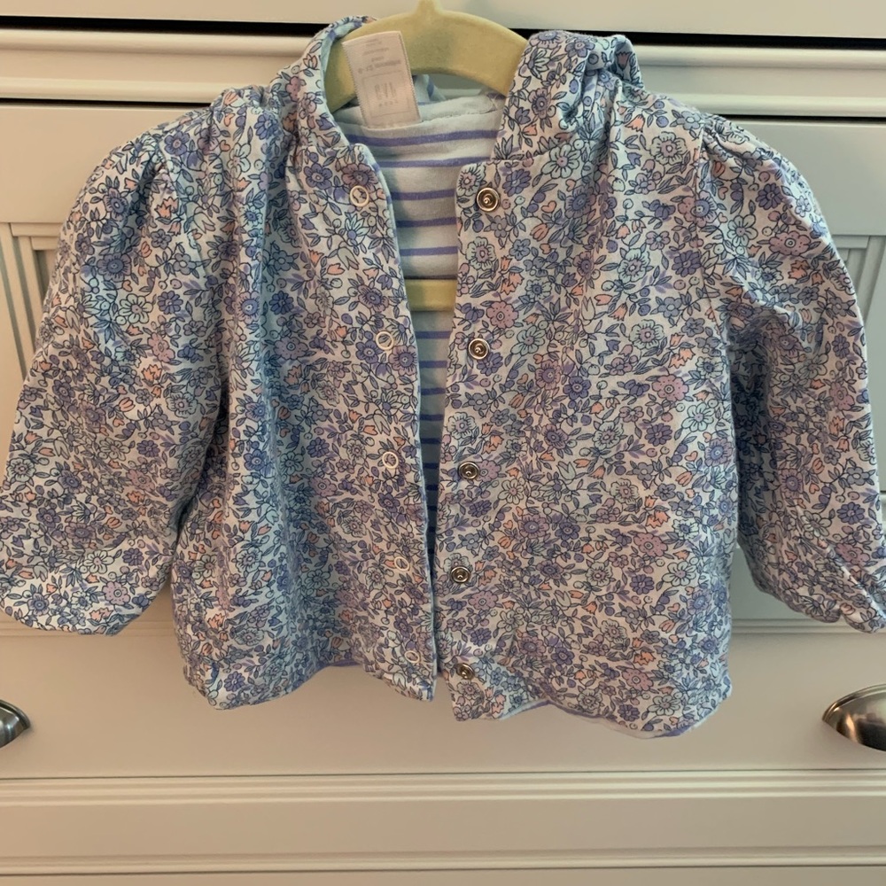 Gap reversible girls hoodie size 6-12 months.